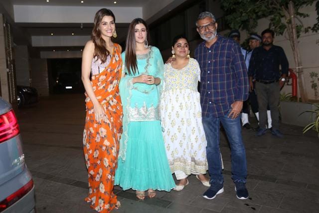 Kriti Sanon with sister Nupur Sanon and filmmakers Nitesh Tiwari and Ashwiny Iyer Tiwari at Jackky Bhagnani’s Diwali bash. (Varinder Chawla) Kriti Sanon with sister Nupur Sanon and filmmakers Nitesh Tiwari and Ashwiny Iyer Tiwari at Jackky Bhagnani’s Diwali bash. (Varinder Chawla)
