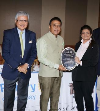 Sunil Gavaskar receiving the Citizen of Mumbai Award from president of Rotary Club of Bombay, Preeti Mehta, and Farhat Jamal. Sunil Gavaskar receiving the Citizen of Mumbai Award from president of Rotary Club of Bombay, Preeti Mehta, and Farhat Jamal.