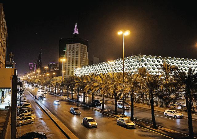 The busy highway cuts through the main shopping district of Riyadh (Rezaul H Laskar) The busy highway cuts through the main shopping district of Riyadh (Rezaul H Laskar)