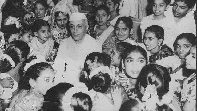 jawaharlal nehru pictures with children