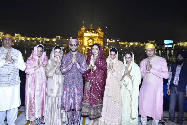 The Bhavnanis and the Padukones at Golden Temple in Amritsar. (Sameer Sehgal/Hindustan Times) The Bhavnanis and the Padukones at Golden Temple in Amritsar. (Sameer Sehgal/Hindustan Times)