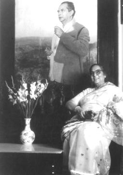 The late Manobina Roy seated with portrait of the late Bimal Roy behind. (Sanjay Marathe) The late Manobina Roy seated with portrait of the late Bimal Roy behind. (Sanjay Marathe)