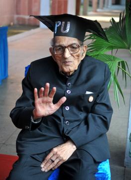 Satya Vrat Shashtri , 90 (Ravi Kumar/HT) Satya Vrat Shashtri , 90 (Ravi Kumar/HT)