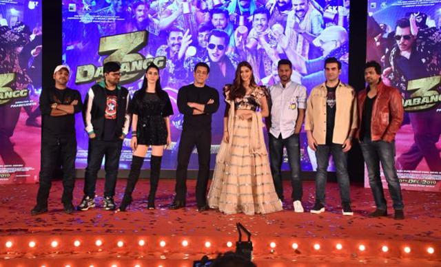 Team Dabangg 3 including Salman Khan, Warina Hussain, Saiee Manjrekar, Prabhudeva, producer Arbaaz Khan, among others, pose onstage. Team Dabangg 3 including Salman Khan, Warina Hussain, Saiee Manjrekar, Prabhudeva, producer Arbaaz Khan, among others, pose onstage.