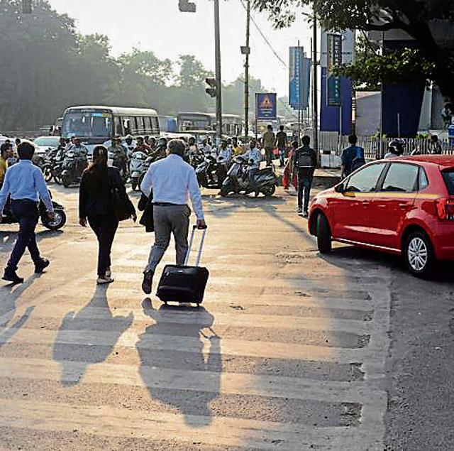 Blindspot at Vimannagar chowk (Shankar Narayan/HT PHOTO)