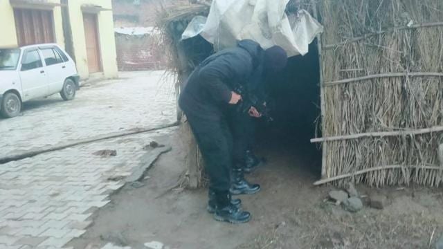 Security personnel carrying out checks in Pathankot district on Wednesday. (HT Photo)