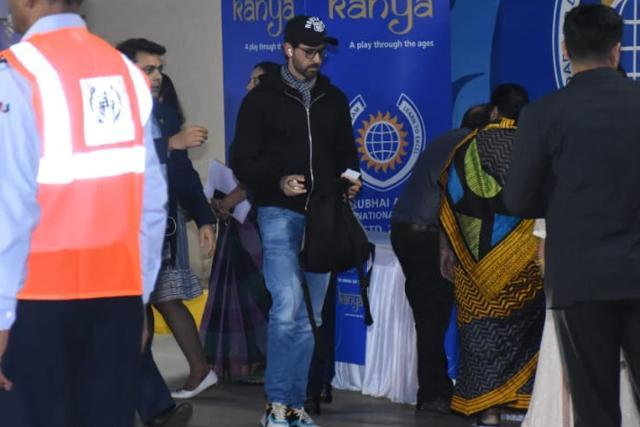Hrithik Roshan arrives at Dhirubhai Ambani school. Hrithik Roshan arrives at Dhirubhai Ambani school.