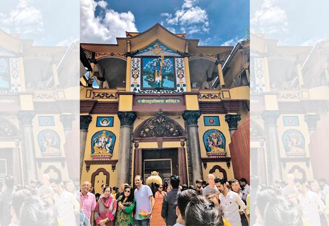 The entrance to the Pashupatinath temple is vibrant to boot (Sunetra Choudhury) The entrance to the Pashupatinath temple is vibrant to boot (Sunetra Choudhury)