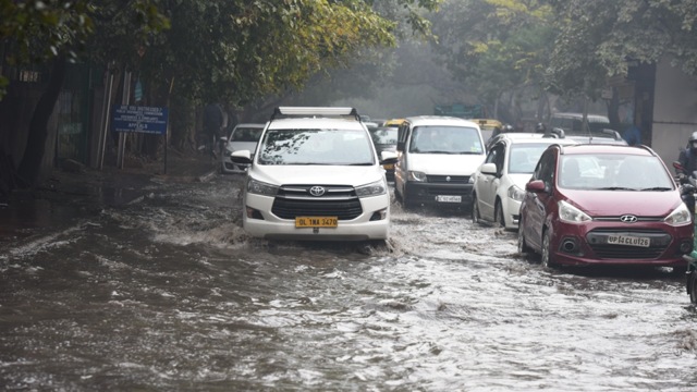 There was water near Vikas Bhawan building at ITO, New Delhi, due to showers on the morning of January 8, 2020. (Sonu Mehta / HT Photo )