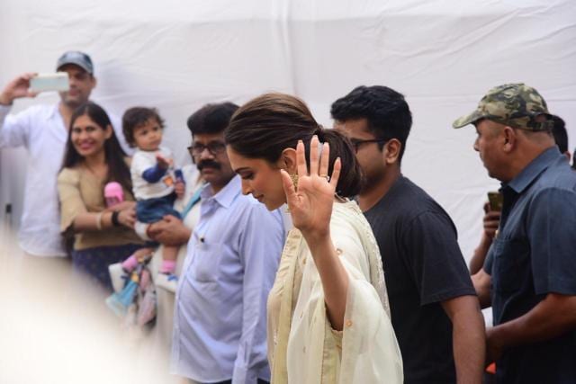 Deepika Padukone spotted at Siddhivinayak Temple. (Varinder Chawla) Deepika Padukone spotted at Siddhivinayak Temple. (Varinder Chawla)