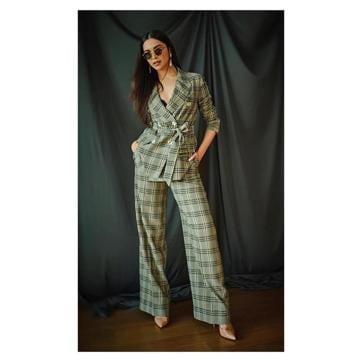 An outfit perfect for the workplace as well as a date. (Instagram/ deepikapadukone) An outfit perfect for the workplace as well as a date. (Instagram/ deepikapadukone)