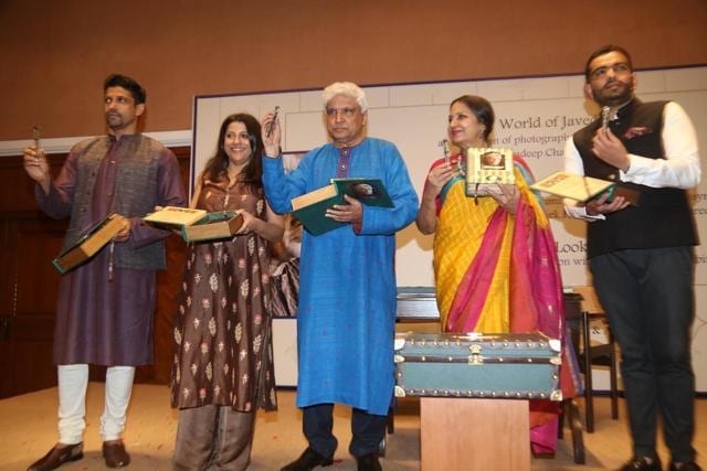 Farhan Akhtar, Zoya Akhtar, Javed Akhtar and Shabana Azmi at the show. Farhan Akhtar, Zoya Akhtar, Javed Akhtar and Shabana Azmi at the show.