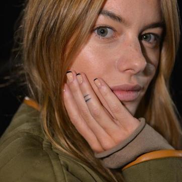 A dark French manicure is perfect for those who like dark hues. (Instagram/ jinsoon) A dark French manicure is perfect for those who like dark hues. (Instagram/ jinsoon)