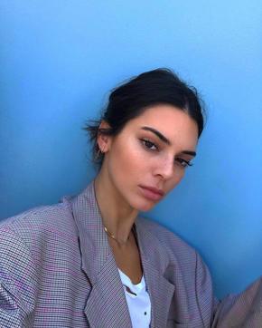 Kendall embraced her freckles and make-up free look. (Instagram/ kendalljenner)