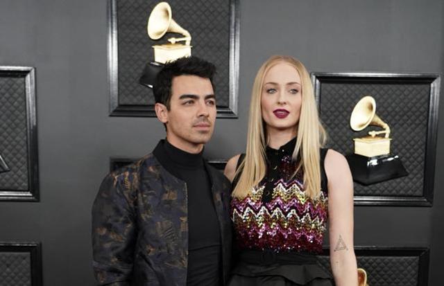 Joe Jonas and Sophie Turner at the awards. (REUTERS) Joe Jonas and Sophie Turner at the awards. (REUTERS)