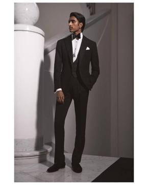 Ralph Lauren Fall Winter 2020 collection featured Italian inspired suits and tailoring. (Instagram/ jeenu.mdvn) Ralph Lauren Fall Winter 2020 collection featured Italian inspired suits and tailoring. (Instagram/ jeenu.mdvn)
