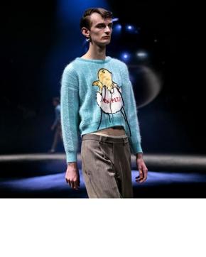 Gucci Fall Winter men’s collection by Alessandro Michele had various slim silhouettes. (Instagram/ gucci) Gucci Fall Winter men’s collection by Alessandro Michele had various slim silhouettes. (Instagram/ gucci)