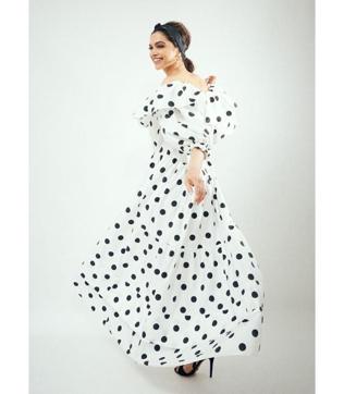 Actor Deepika Padukone off-shoulder dress polka dot dress is an ideal outfit to slip into when you are on the go. And to make the look cooler, you can add a headband.