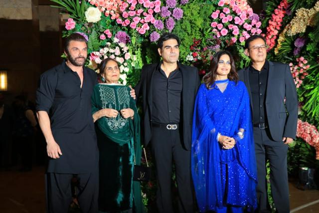 Sohail, Salma, Arbaaz Khan with Alvira and Atul Agnihotri. Sohail, Salma, Arbaaz Khan with Alvira and Atul Agnihotri.