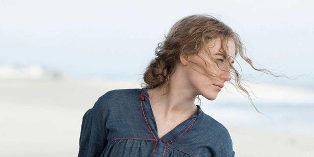 Saoirse Ronan in Little Women. Saoirse Ronan in Little Women.