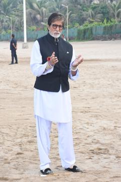 Amitabh Bachchan has lent his voice for the spooky series (Viral Bhayani/HT PHOTO) Amitabh Bachchan has lent his voice for the spooky series (Viral Bhayani/HT PHOTO)