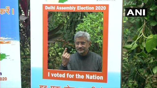 External Affairs Minister Dr S Jaishankar has cast his vote at the polling station set up at NDMC School of Science &amp; Humanities Education at Tuglak Cresent. (ANI Photo )