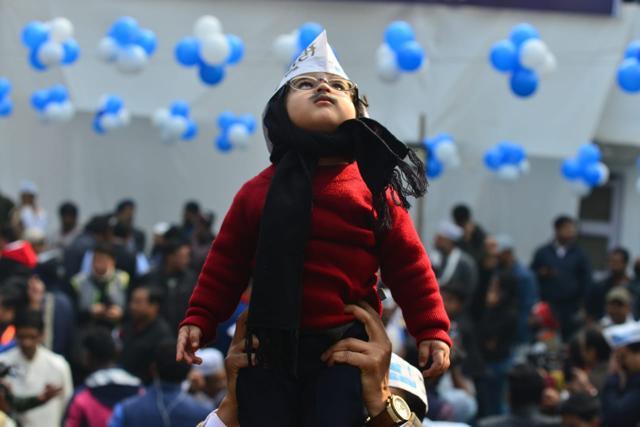 Little ‘Mufflerman’ in an adorable pose. (HT Photos) Little ‘Mufflerman’ in an adorable pose. (HT Photos)