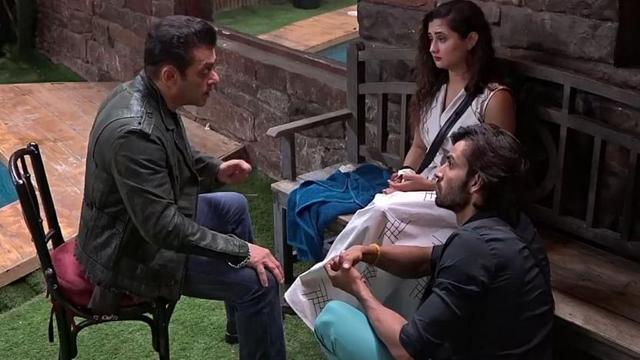 Salman Khan had to enter the Bigg Boss 13 house to counsel Rashami Desai and Arhaan Khan. Salman Khan had to enter the Bigg Boss 13 house to counsel Rashami Desai and Arhaan Khan.