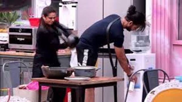 When Madhurima Tuli beat Vishal Aditya Singh with a pan. When Madhurima Tuli beat Vishal Aditya Singh with a pan.