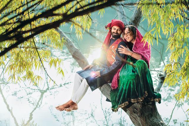 The legendary love story of Heer and Ranjha was written by Waris Shah, in the 18th century. Here, Rudrani plays Heer while her partner Shadab plays Ranjha. (PHOTO: RAAJESSH KASHYAP/HT)