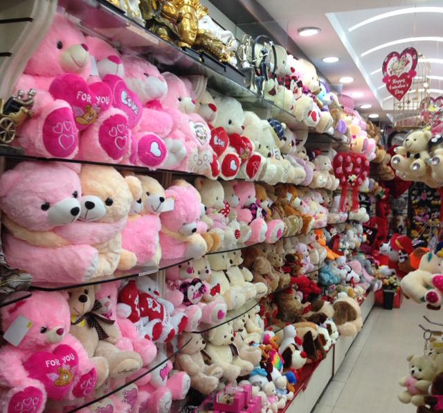 Roses and teddy bears are just add-ons to a bigger and better gift feels gift shop owner in Connaught Place. (Photo: Sushil Prajapati/HT ) Roses and teddy bears are just add-ons to a bigger and better gift feels gift shop owner in Connaught Place. (Photo: Sushil Prajapati/HT )