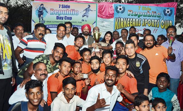 Kirkeeans FC defeated Indrayani FC 3-2 to lift the title at the seven-a-side Republic Day cup. (HT PHOTO)