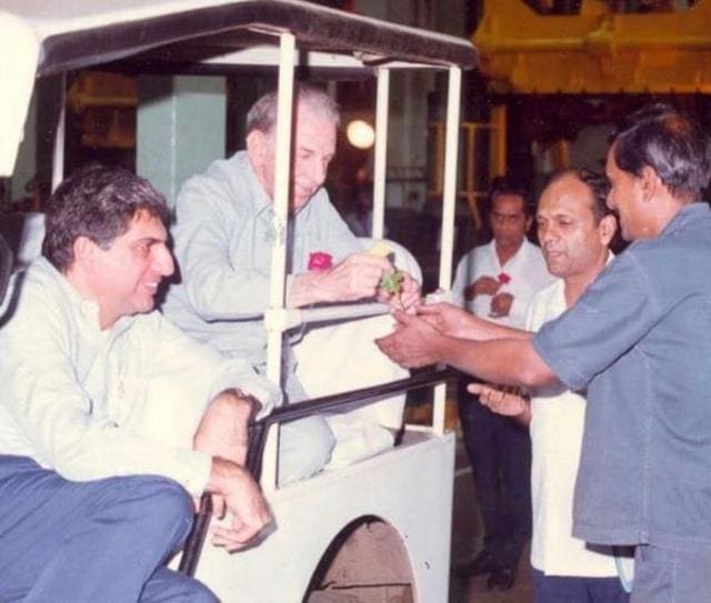 Ratan Tata with his mentor JRD Tata. (Facebook/ Humans of Bombay) Ratan Tata with his mentor JRD Tata. (Facebook/ Humans of Bombay)