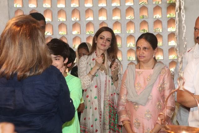 Sussane Khan at the temple. Sussane Khan at the temple.