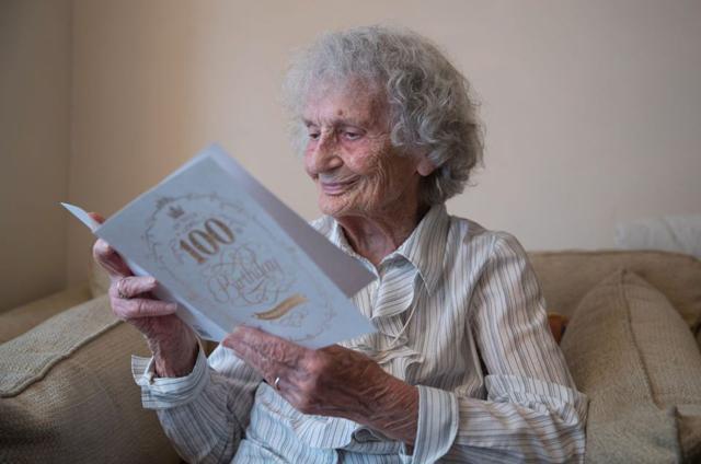 Leap Year 2020 100 Year Old Grandmother Celebrates Her ‘25th Birthday