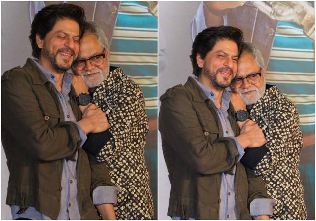 Shah Rukh Khan with Sanjay Mishra at the screening. Shah Rukh Khan with Sanjay Mishra at the screening.