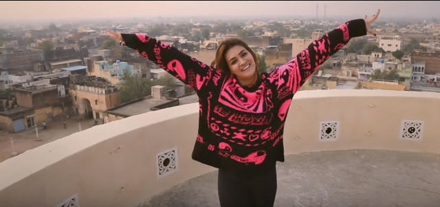 Kriti Sanon in a still from Kudi Nu Nachne De.