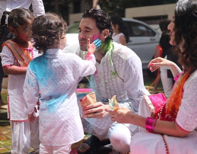 Sunny Leone and Daniel Weber with their kids. Sunny Leone and Daniel Weber with their kids.