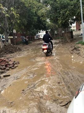 After rain in the last few days, the potholes-filled inner roads have become muddy and resulted in three mishaps. (HT PHOTO) After rain in the last few days, the potholes-filled inner roads have become muddy and resulted in three mishaps. (HT PHOTO)