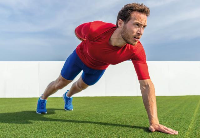 One arm push up has a direct impact on chest and shoulders (Shutterstock) One arm push up has a direct impact on chest and shoulders (Shutterstock)