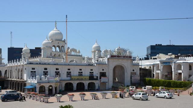 The Nada Sahib gurdwara in Panchkula had no visitors. (Sant Arora/HT) The Nada Sahib gurdwara in Panchkula had no visitors. (Sant Arora/HT)