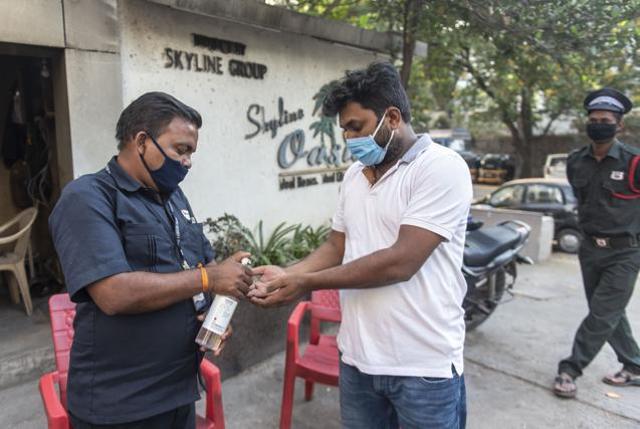 The residents are refraining from stepping out, unless necessary. (AALOK SONI/HT) The residents are refraining from stepping out, unless necessary. (AALOK SONI/HT)