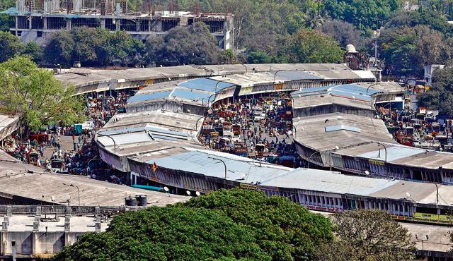 Market Yard at Gultekdi. (Rahul Raut/HT PHOTO)