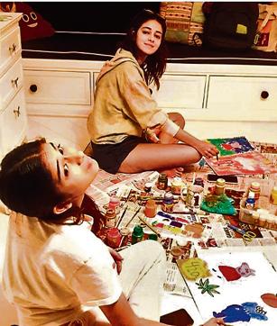 Actor Panday and sister Rysa are bonding over art
