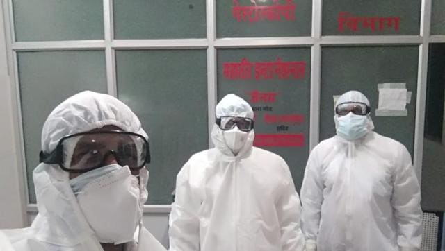 Chandmal Jingar with his colleagues inside Corona ward of MG hospital in Bhilwara. (HT Photo ) Chandmal Jingar with his colleagues inside Corona ward of MG hospital in Bhilwara. (HT Photo )