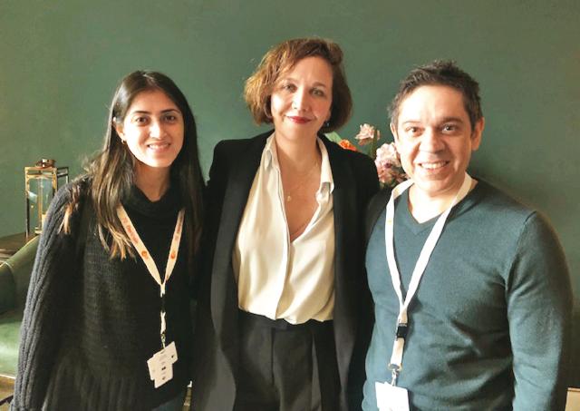 Sanjeev Bijli (right) and his niece Nayana Bijli (left) with actor and director Maggie Gyllenhall at the Berlinale Sanjeev Bijli (right) and his niece Nayana Bijli (left) with actor and director Maggie Gyllenhall at the Berlinale
