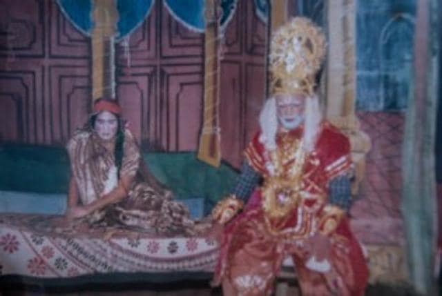 Khyali Duth Kargeti playing Dashrath Khyali Duth Kargeti playing Dashrath