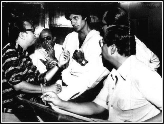 Amitabh Bachchan with Pancham during the making of Mahaan. (Amitabh Bachchan blog)