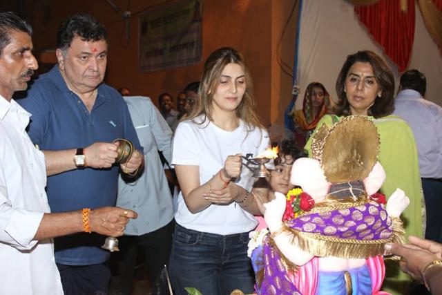Rishi Kapoor, Riddhima and Neetu during a puja ceremony. (Varinder Chawla) Rishi Kapoor, Riddhima and Neetu during a puja ceremony. (Varinder Chawla)