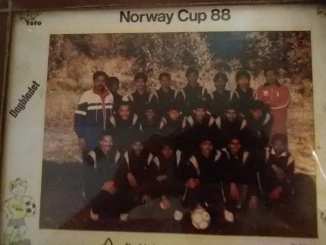 (Right) Chuni Goswami at the back row in a red tracksuit. (Goutam Ghosh.) (Right) Chuni Goswami at the back row in a red tracksuit. (Goutam Ghosh.)